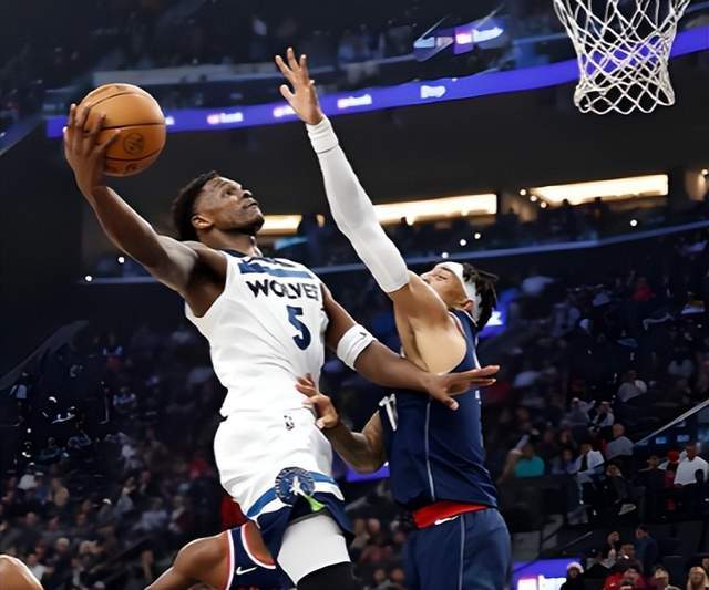 三分惜败！主帅布置战术，哈登冷眼旁观！快船暗战继续！