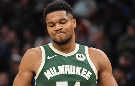 500.com-雄鹿近11场对阵胜率超50%球队，仅取得2胜9负的战绩