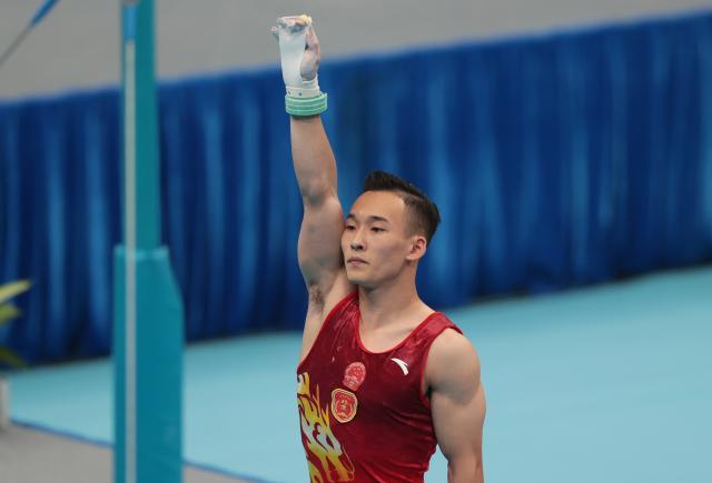 500万彩票网-肖若腾险胜张博恒摘全能金牌 男队00后新秀亮眼