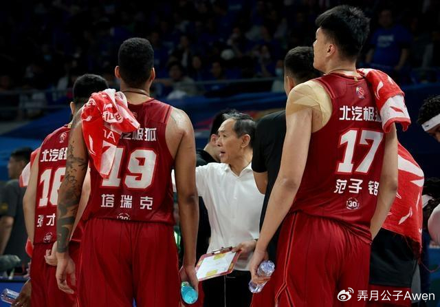 500万彩票网-连续7场被弃用！拿600万带薪看球，球迷：中国最成功的打工人|范子铭|许利民|北京队|北京|浙江队_新浪体育_新浪新闻